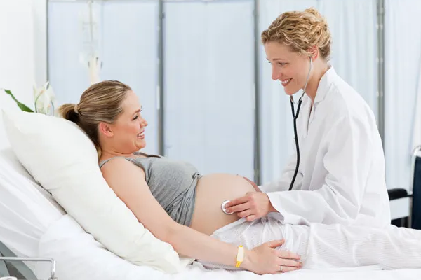 代孕妈妈的孕期监控